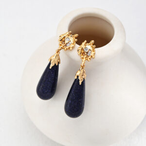Noctis Earrings are designed for those who embrace the wisdom of the cosmos.